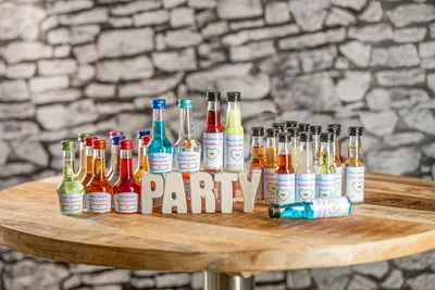 likoer minis mit eigenem etikett party sortiment likoerfactory